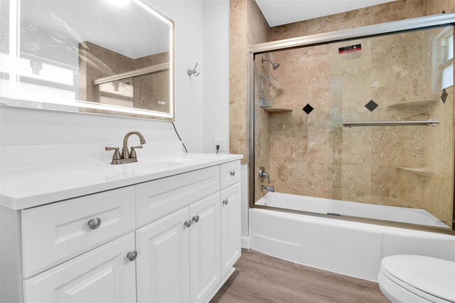 Building Photo - 1841 Adams St Unit 4