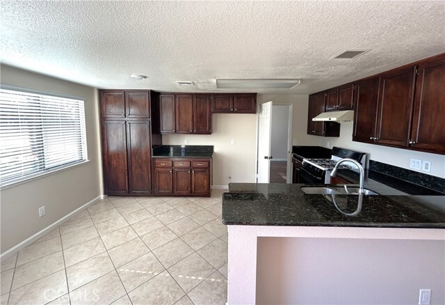 Photo - 1420 Panorama St