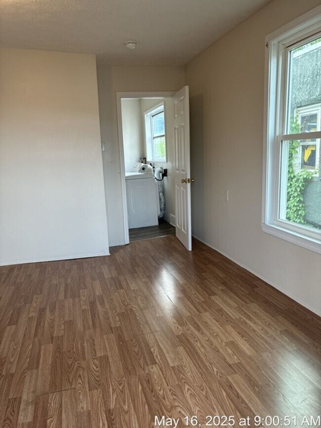 Photo - 509 Locust Ave Unit 509 Locust - advertising