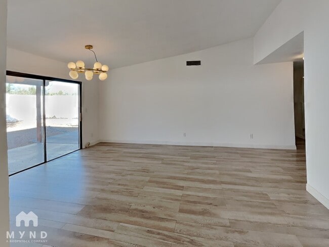 Photo - 370 S Pemberton Ave