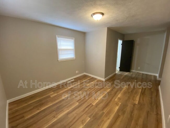 Photo - 1218 E Cambridge St