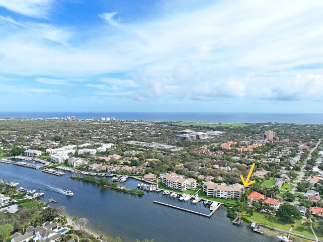 Building Photo - 911 Oak Harbour Dr Rental