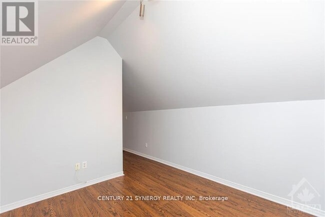 Photo - 450 MacLaren St Unit 11