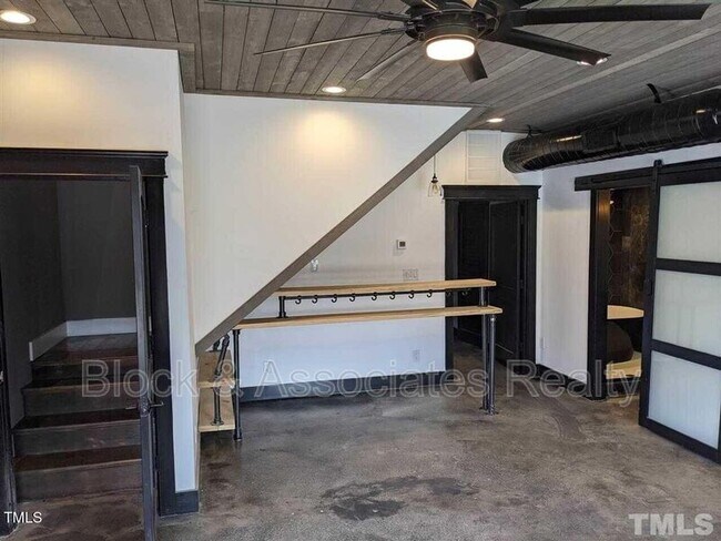 Photo - 1000 Calvin St Unit B