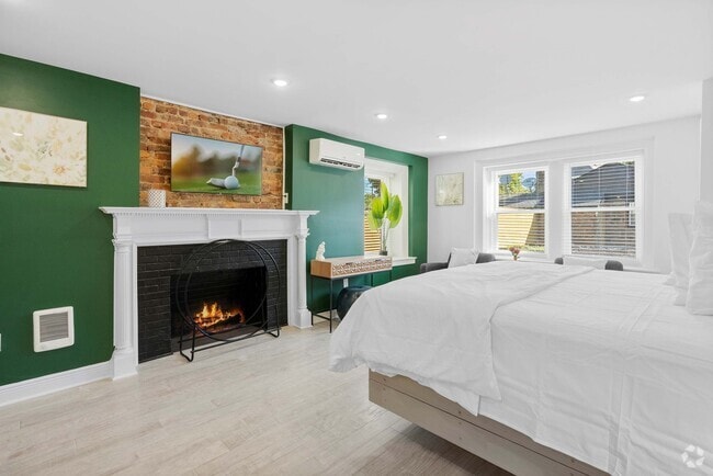 Building Photo - 2305 N 50th St Rental