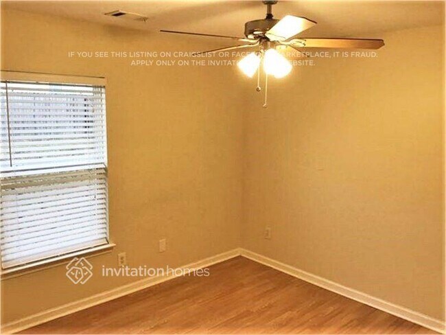 Photo - 452 Leaflet Ives Trail