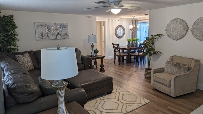 Photo - 567 Bradenton Rd