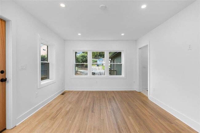 Photo - 150 Bixby Terrace SE