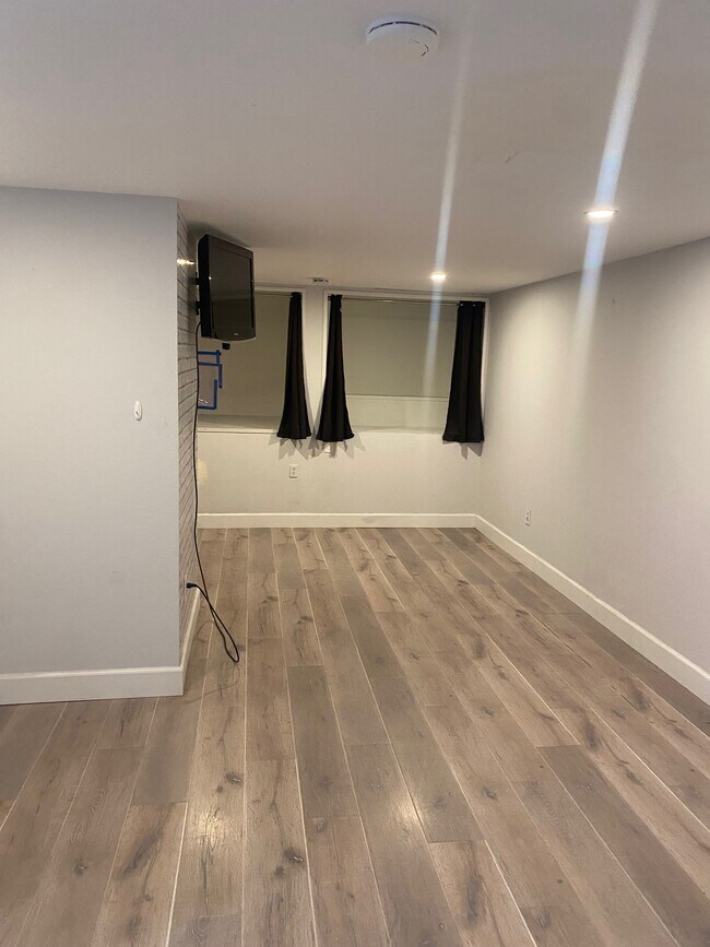 Sala de estar - 8828 Harratt St Unidad Harratt Studio