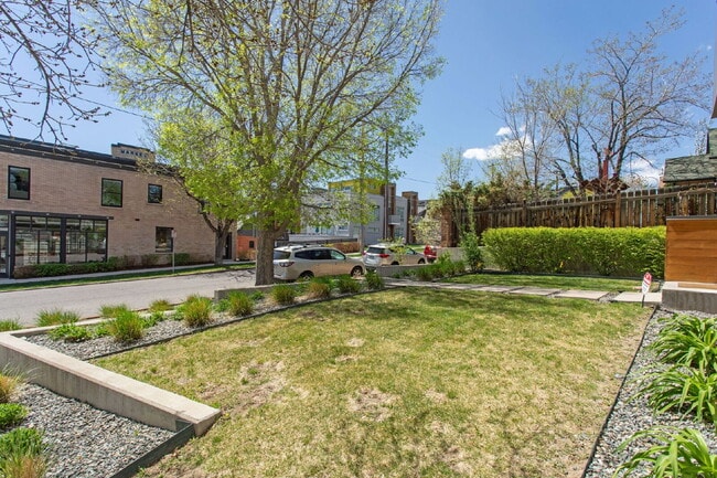 Photo - Spacious 5-Bed / 4-Bath home in LoHi for rent