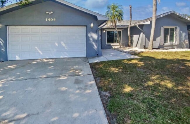 Building Photo - 1405 Rosewood Ave Rental