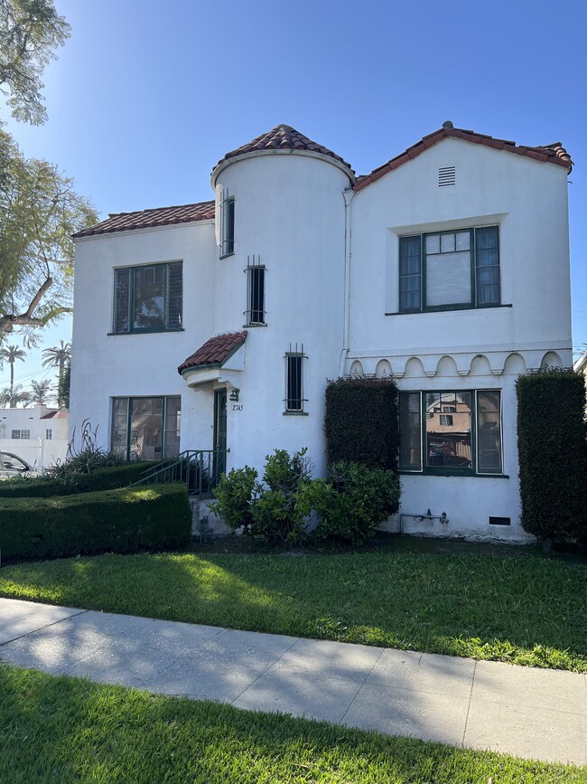 Building Photo - 2745 S Palm Grove Ave Unit 2