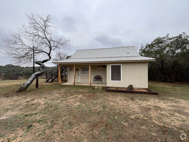 Building Photo - **COMING SOON!** Gorgeous 3 Bedroom 2 Bath... Rental