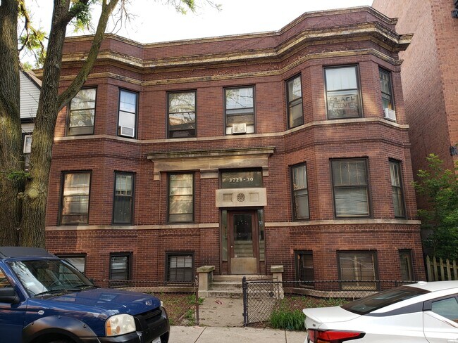 Photo - 3728 N Wilton Ave Apartment Unit 2