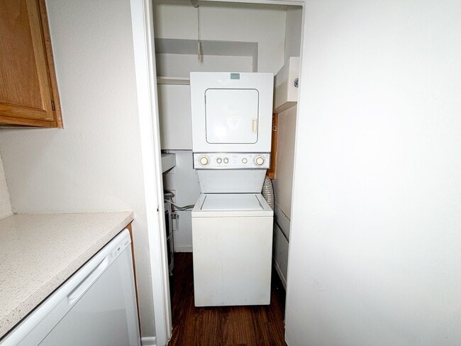 Photo - Stoneridge Apartments Unit H
