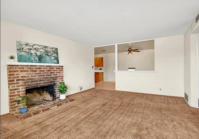 Photo - 976 Granada Cir