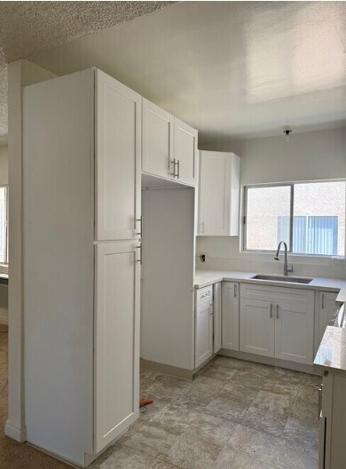 22515 Del Valle St