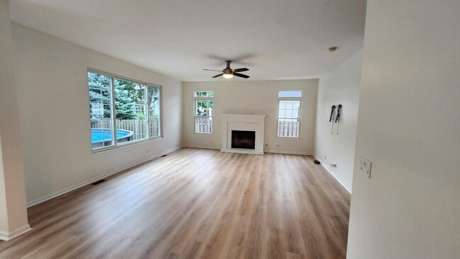 Photo - 1523 Schumacher Dr