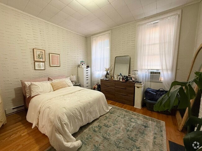 Building Photo - 407 4th St Rental