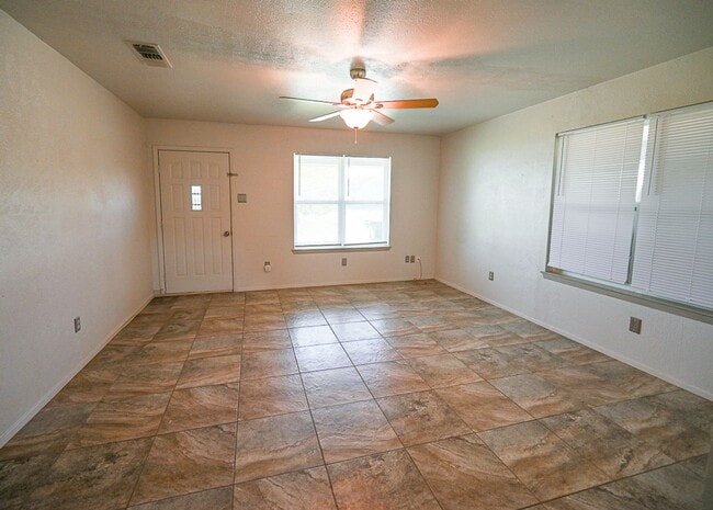 Photo - Charming Country Home 2 Bed 1.5 Bath