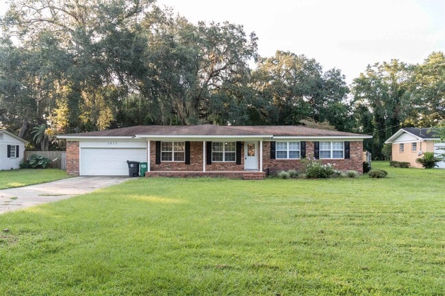 Building Photo - 2013 Shady Oaks Dr Rental