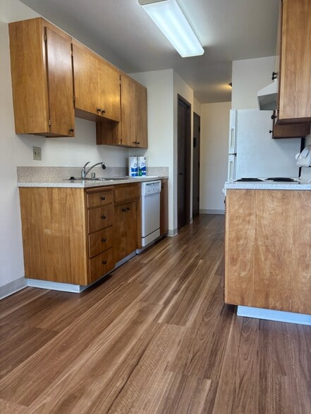 kitchen from breakfast nook
