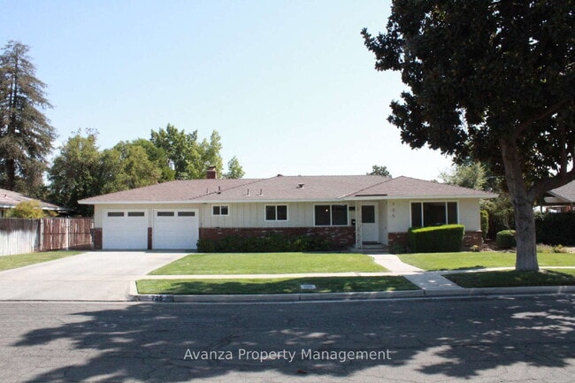Building Photo - Home for Rent
4 Bed/3 Bath - 1,791 Sq Ft.
Rent: $2,750/month
Security Deposit: $2,850
Bullard Hig...