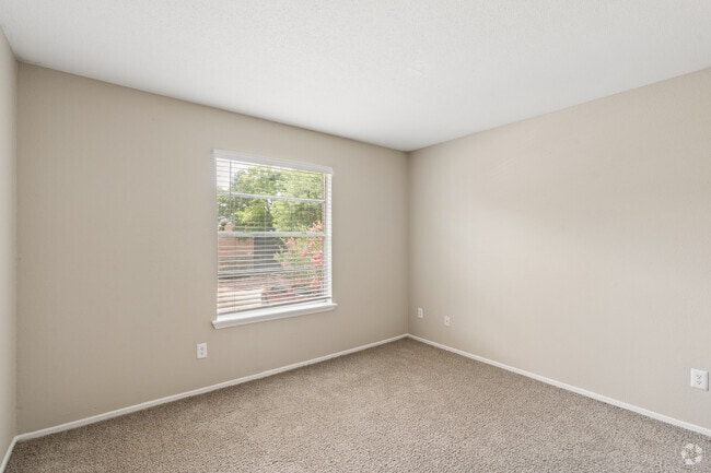 1BR, 1BA - 633SF - Bedroom