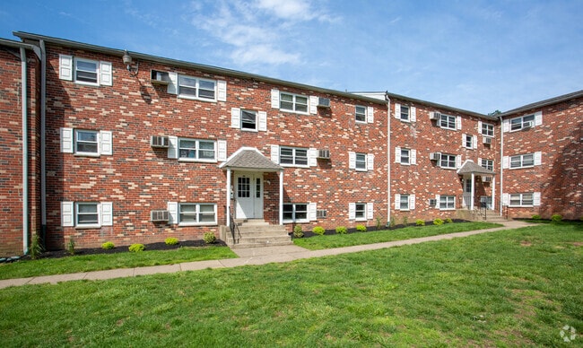 Exterior - Cedar Court apartments