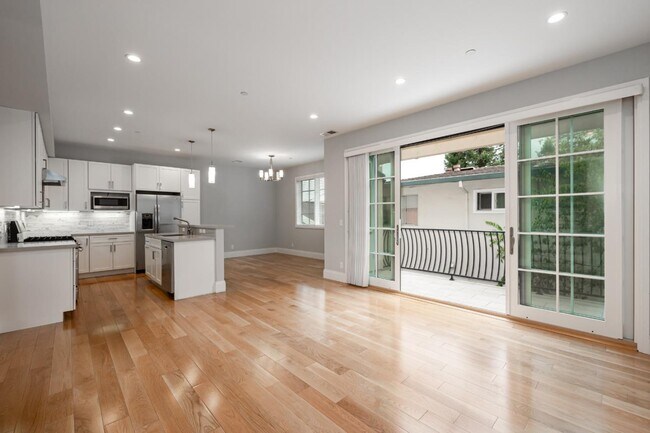 Photo - 436 Laurel St