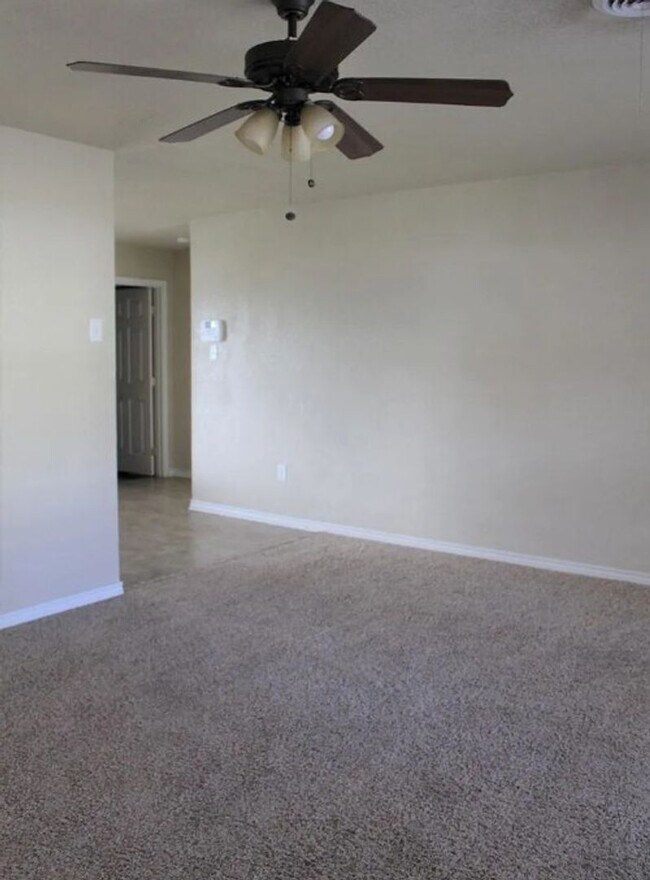 Photo - 3/2 with Bonus Room