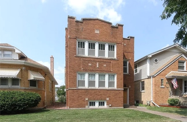 5750 N Meade Ave Unit 2
