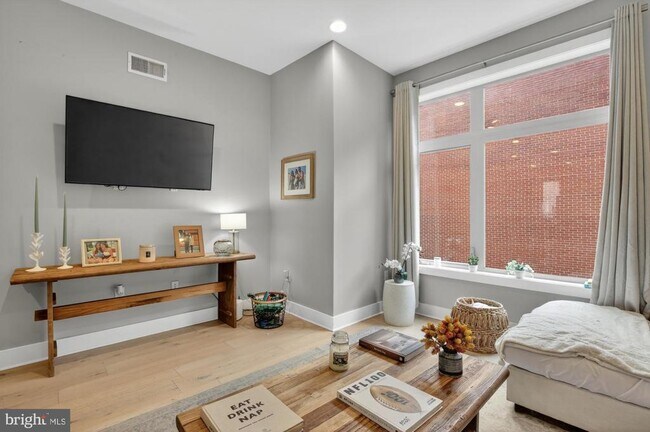 Photo - 151 N 2nd St