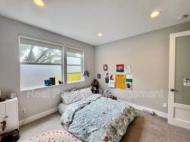 Photo - 5034 Puget Blvd SW