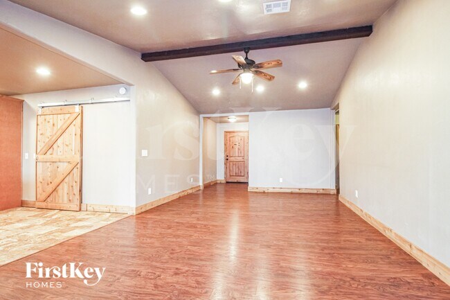 Photo - 613 S Avery Dr