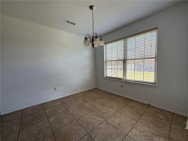 Photo - 424 Liem Cir