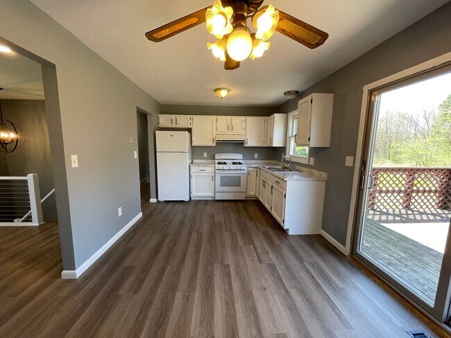 Photo - Newly renovated 4 bedroom home outside of Meadville