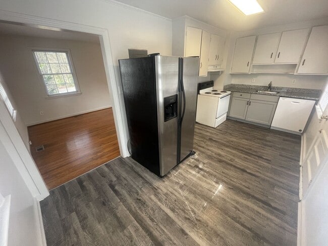 Photo - 3 bd 1 ba ranch house