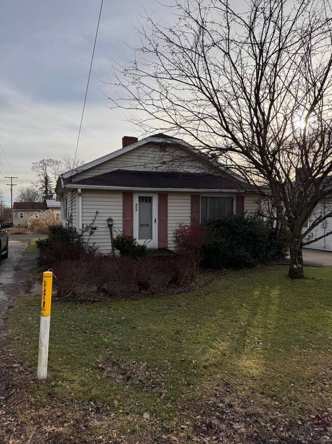 Building Photo - 402 Kenneth Ave