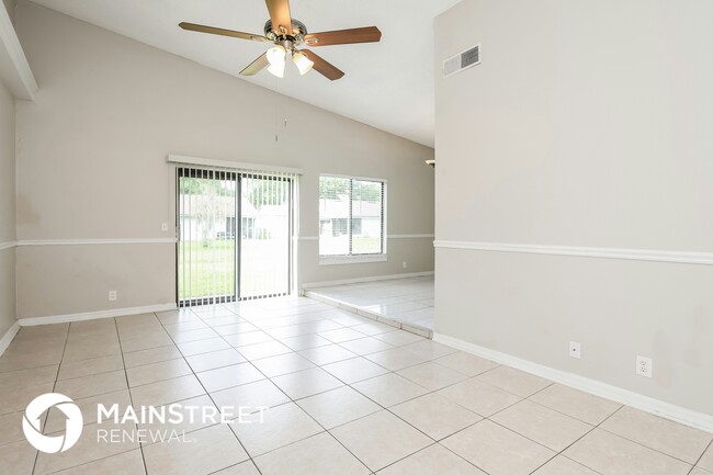 Photo - 820 E Flag Ln