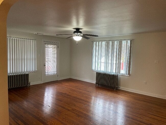 Photo - 913 Grange Rd