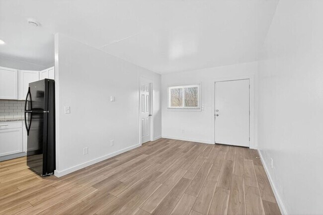 Photo - 7374 E Main St