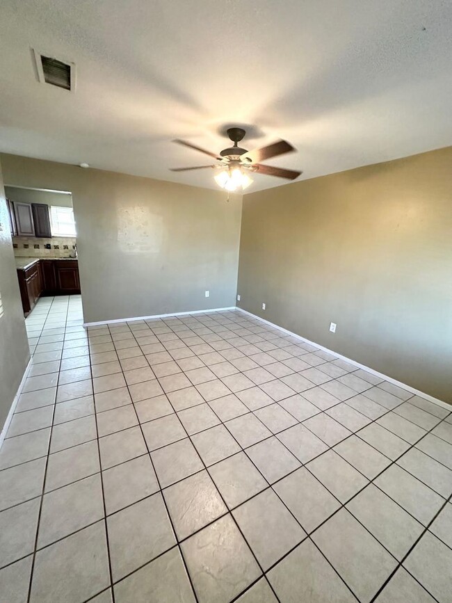 Photo - 3 Bed 1 Bath Ready to Rent!