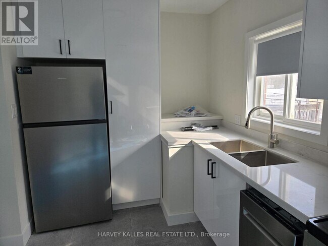 Photo - 111 McAllister Rd