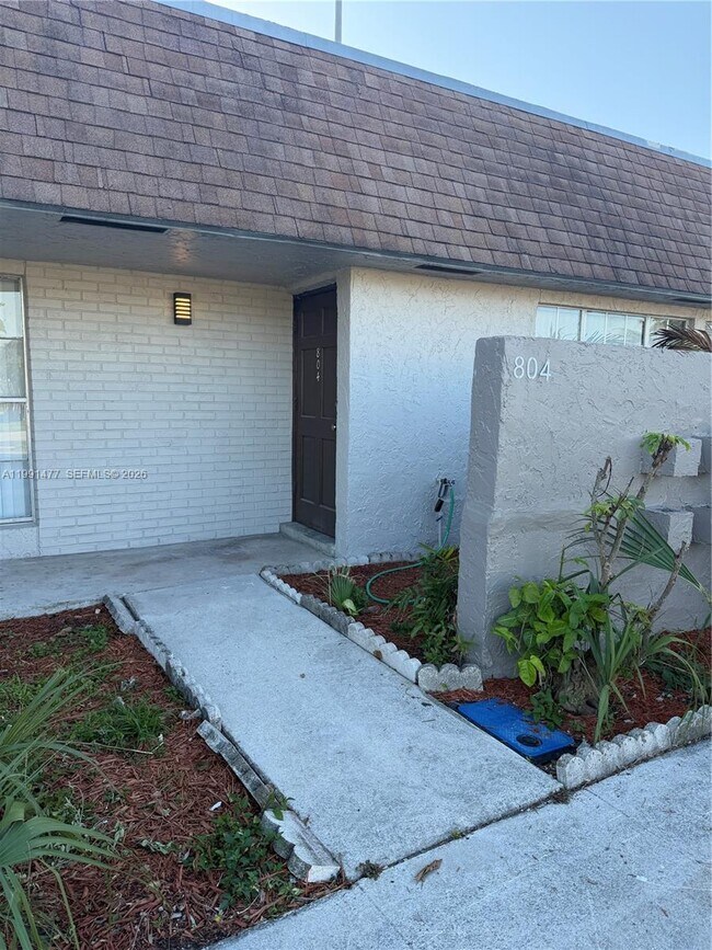 Photo - 804 SW 73rd Ave Unidad 12