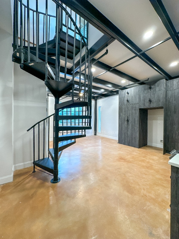 Building Photo - 630 Montana St Rental