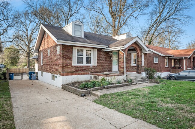 Photo - 246 Louisa Ave
