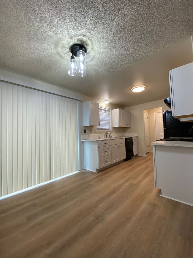 Photo - Charming 3 Bedroom 1 Bath Updated Home in Tacoma!