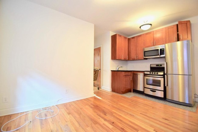 Building Photo - 615 Fort Washington Avenue Rental
