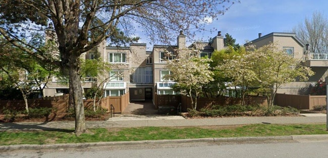 Building Photo - 5025 Sanders St